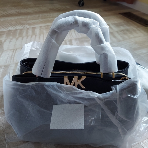 Michael Kors Florence Medium Satchel - Picture 5 of 10